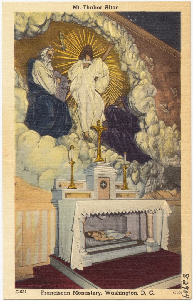 Ein Zeitungsausschnitt mit mehreren Männern und Text oben und unten.