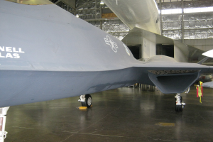 Ein großes Passagierflugzeug auf der Startbahn, bereit zum Abflug.