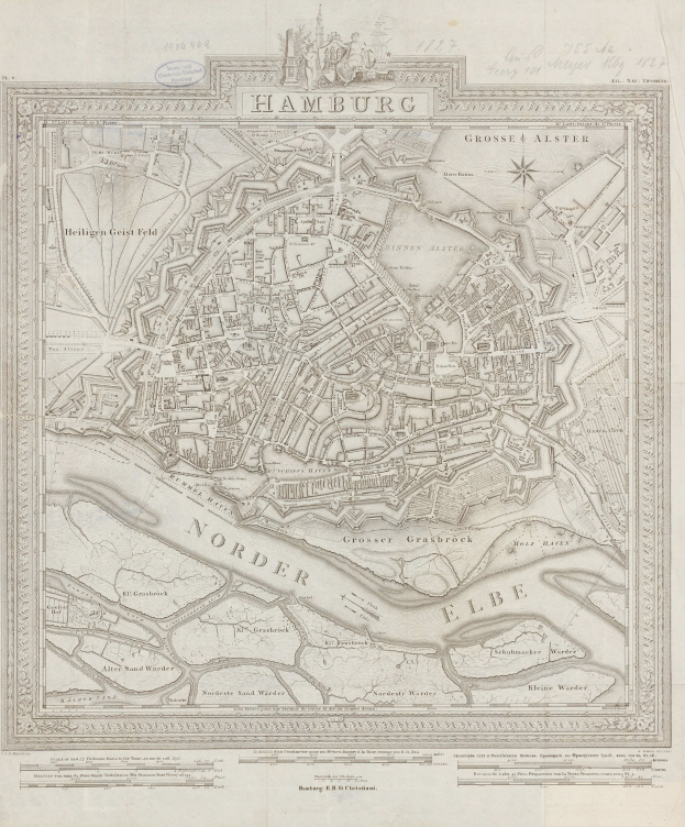 Ein altes Stadtplan von Hamburg, Deutschland, der die Straßen und Sehenswürdigkeiten der Stadt zeigt, auf Papier gedruckt.