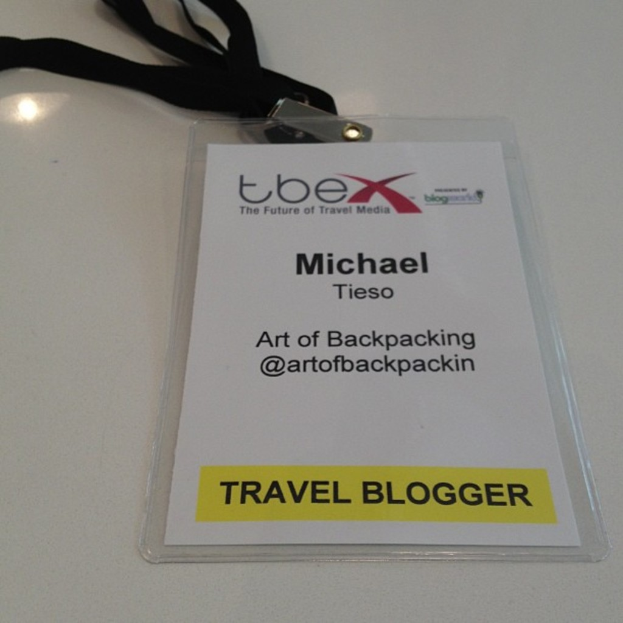 Ein Ausweis für einen Reiseblogger, der ein Foto, Namen und Beruf zeigt.