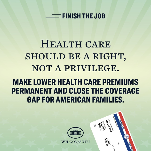 Plakat mit dem Text "Beende den Job: Gesundheit sollte ein Recht sein, nicht ein Privileg" und einer Karte mit der Aufschrift "Mache niedrigere Gesundheitspauschalen dauerhaft und schließe die Versorgungslücke für amerikanische Familien."