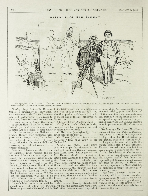 Eine handgezeichnete Skizze auf Papier zeigt einen Mann im Anzug und Krawatte vor einem Publikum, mit ernstem Gesichtsausdruck und begleitendem Text.