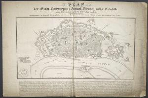 Ein abgenutztes Buch mit einer detaillierten Karte von Berlins Straßen, Gebäuden und Sehenswürdigkeiten, begleitet von Text, der die Bevölkerung und bemerkenswerte Merkmale der Stadt beschreibt.